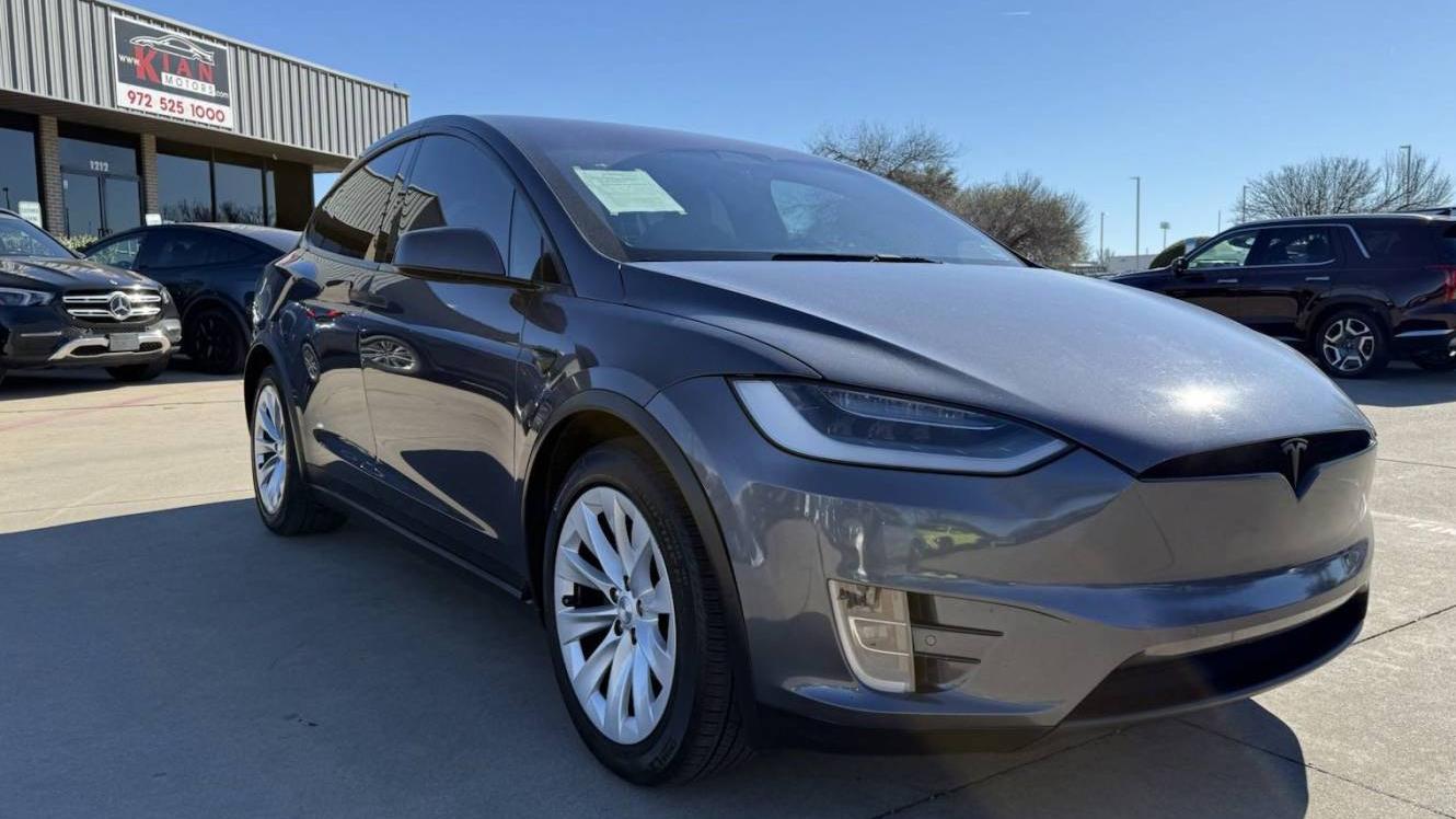 TESLA MODEL X 2020 5YJXCBE24LF234157 image